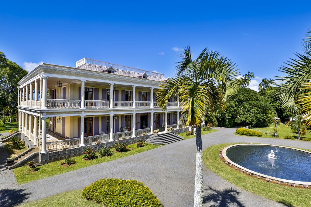 Chateau Labourdonnais - île maurice side drone view - Partez à la découverte de la culture et de l’histoire de l’île Maurice - Live in Mauritius Sotheby's