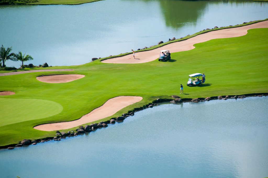 heritage golf club, play golf in mauritius, heritage villas valriche, golf estate, golf course, golf cart in mauritius